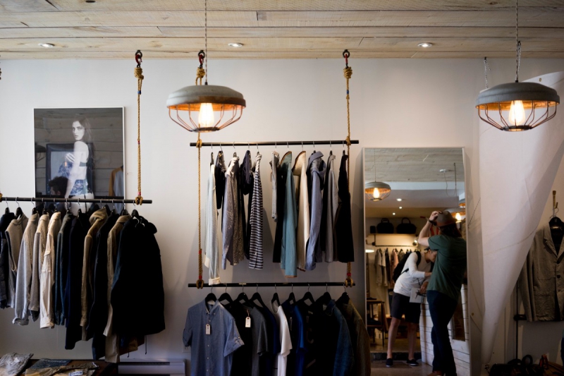 magasin-LA CRAU-min_clothing_store_shop_boutique_men's_fashion_clothes_business_retail_shopping-1062572
